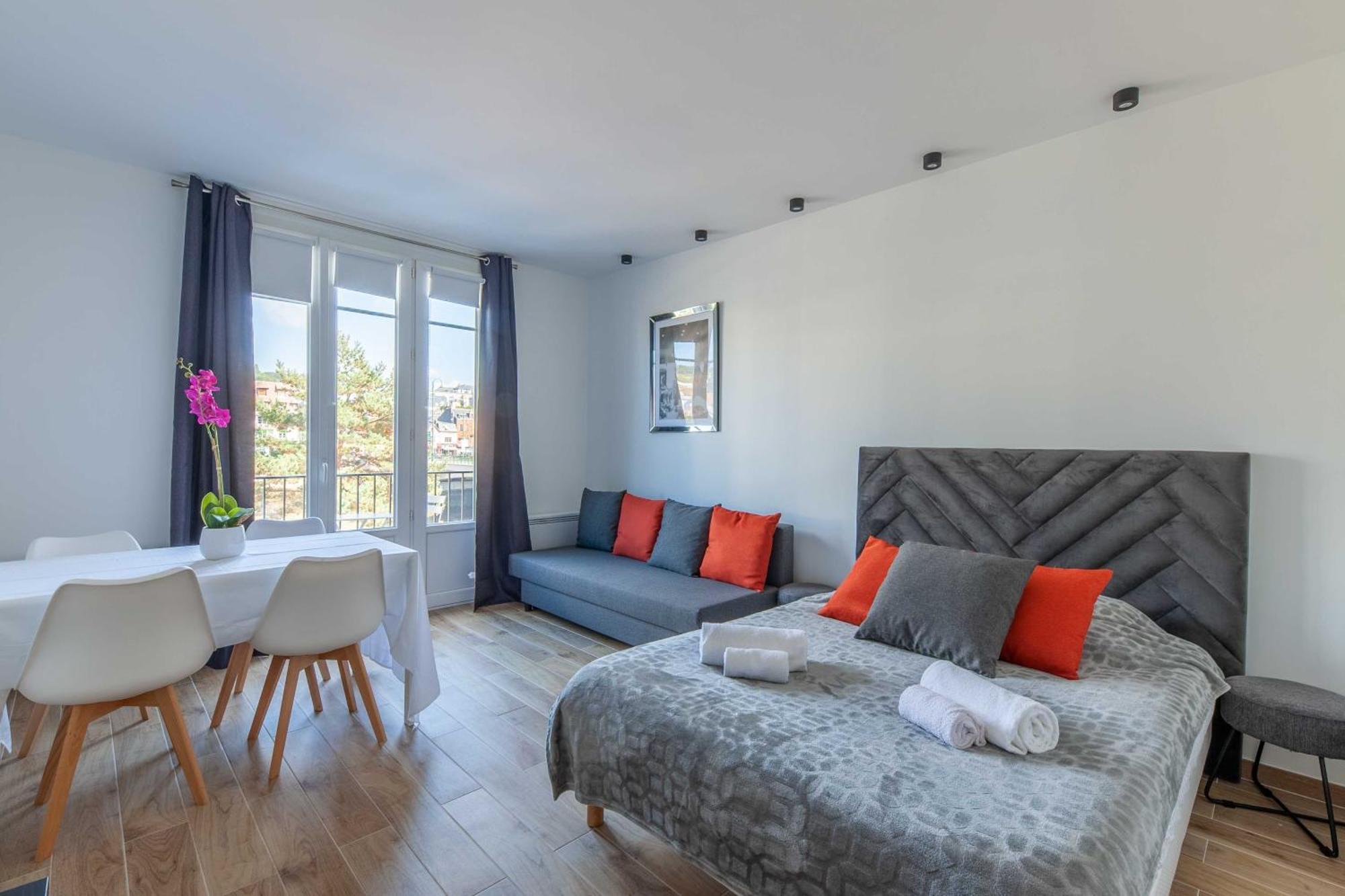 דוביל Studio Sleeps 4 With Terrace, 500M Place Morny מראה חיצוני תמונה
