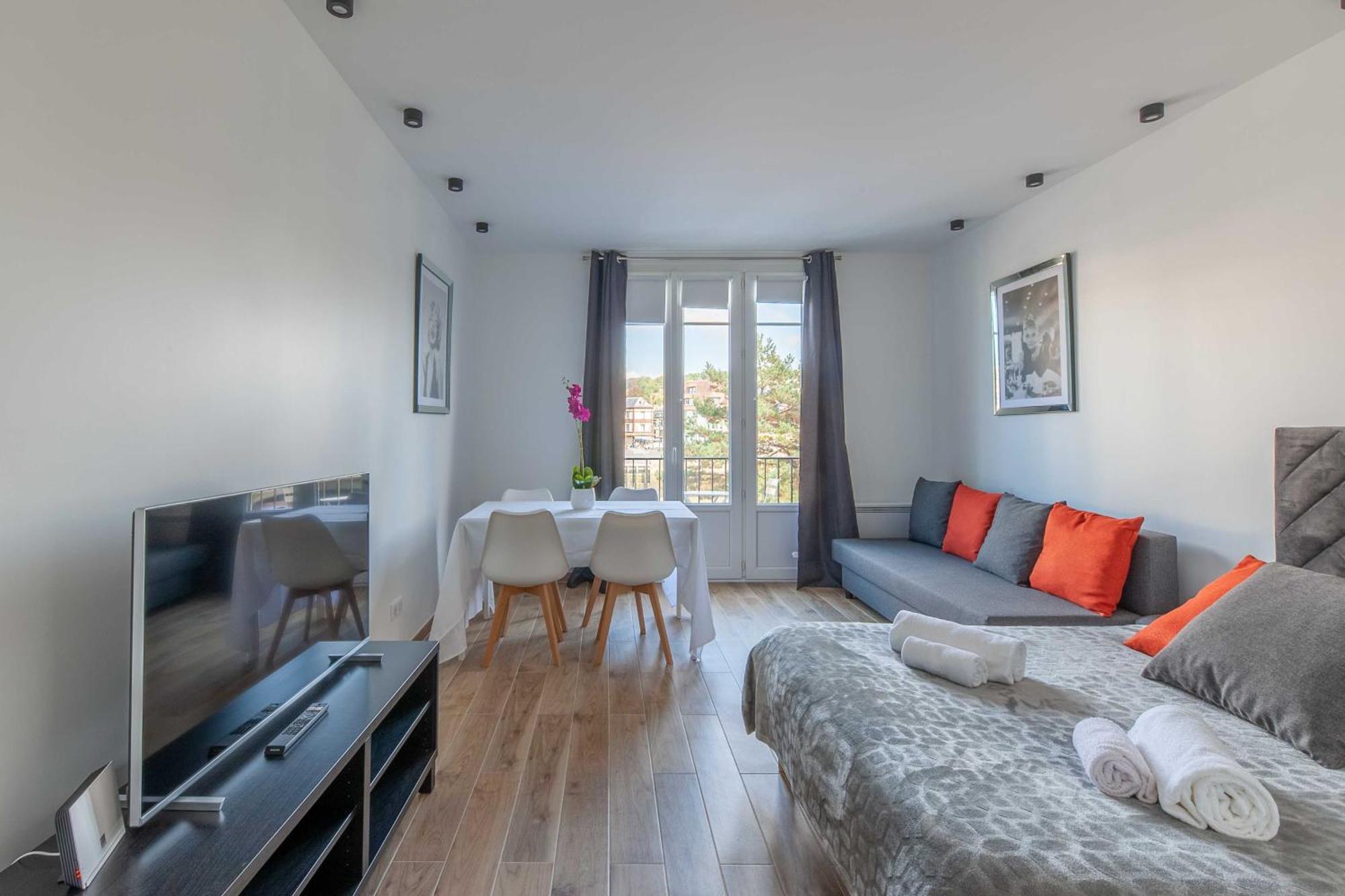 דוביל Studio Sleeps 4 With Terrace, 500M Place Morny מראה חיצוני תמונה